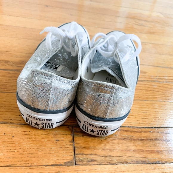 Converse metallic silver size 6 women . Good condition - Picture 9 of 9